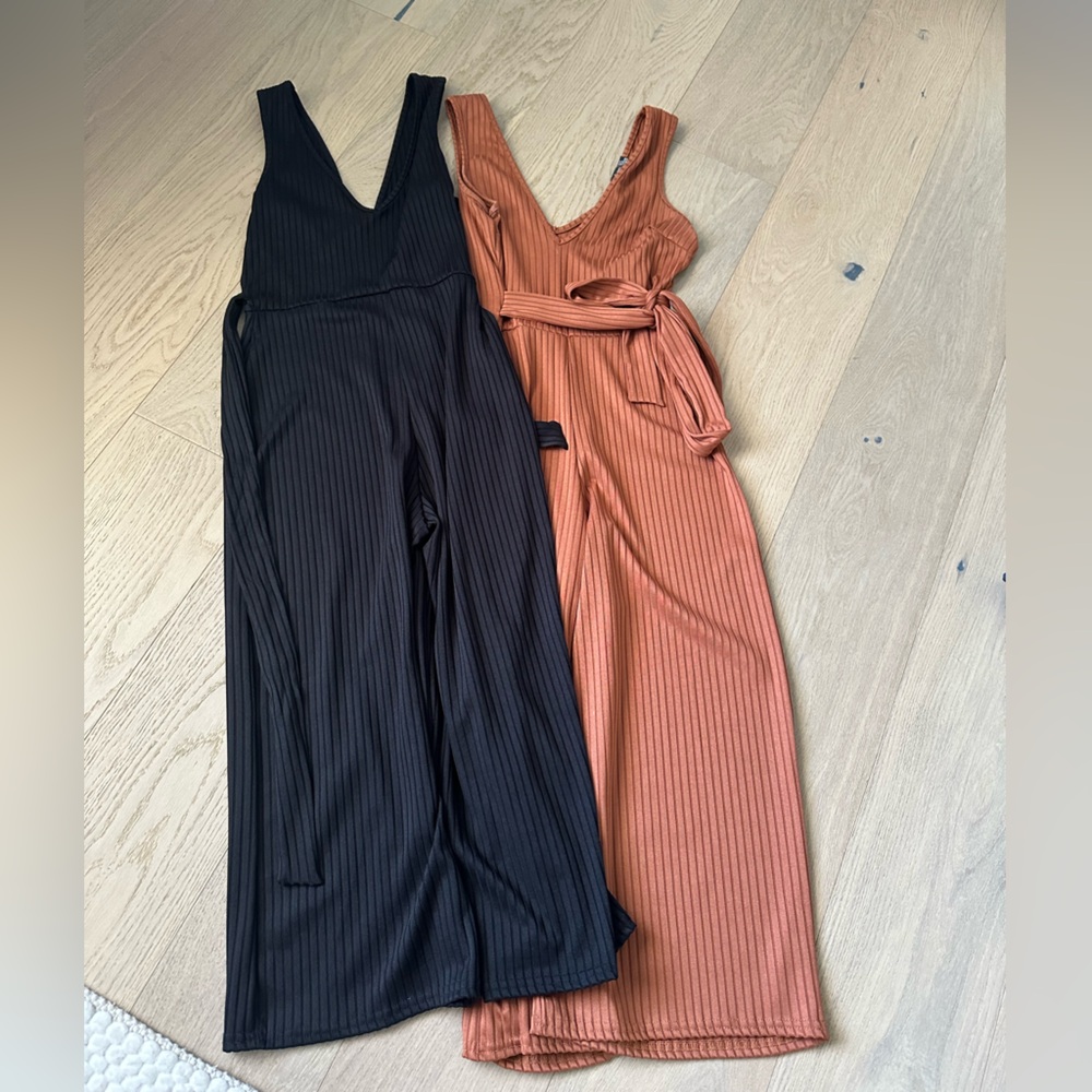 2 pair Boohoo Rust and Black capri jumpsuit